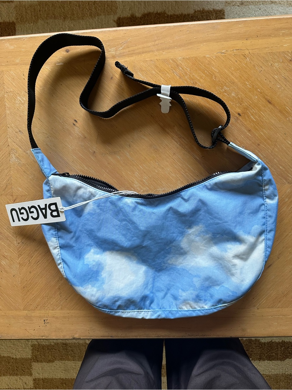 Baggu clouds medium crescent - Picture 2 of 4